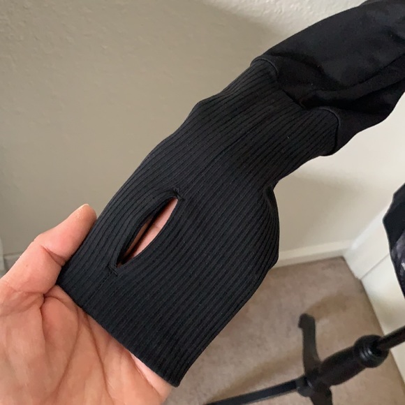 Saucony hooded zip up running jacket - Picture 4 of 6